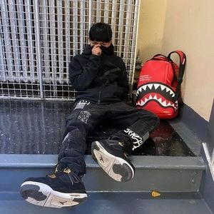 Meet your Posher, Strange